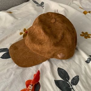 ROOTS SUEDE CAP BROWN